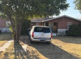 601 N Main St, Quanah, TX 79252