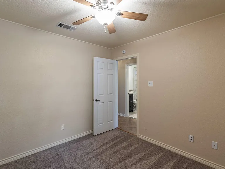 2604 Bluebonnet Valley Dr — Photo 26