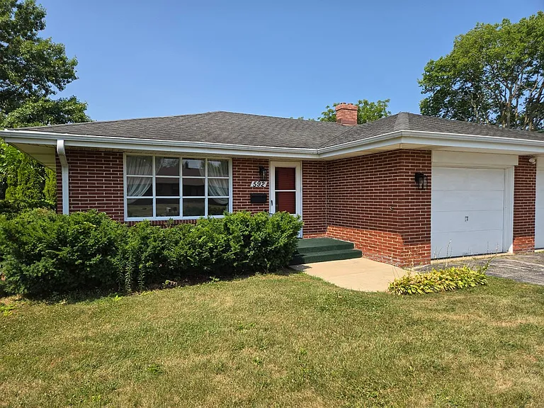 592 Donna Dr — Photo 7