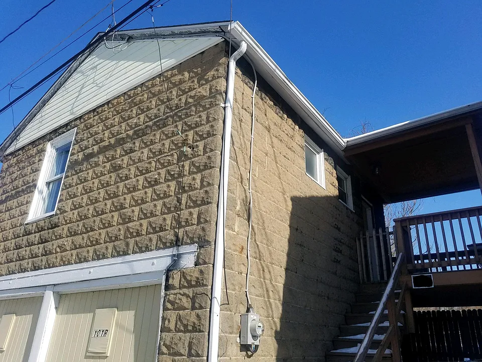 101 Locust St