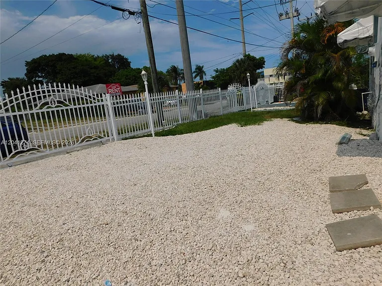 2230 NW 58th St #B — Photo 18