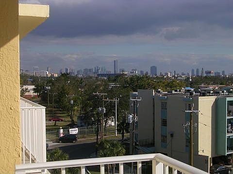 3rd image of 2415 NW Sixteen Street Rd #603-1