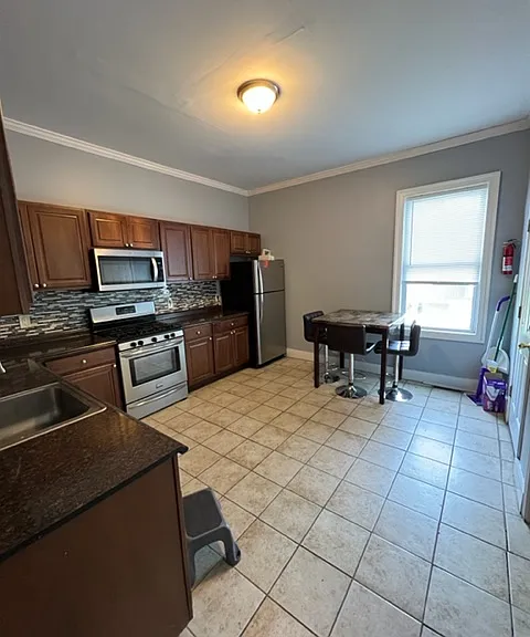 301 Lexington Ave #22 — Photo 3