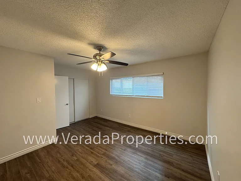 3832 Albatross St #B — Photo 11