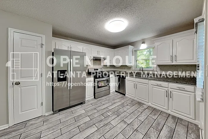 77 Vienna Way — Photo 5