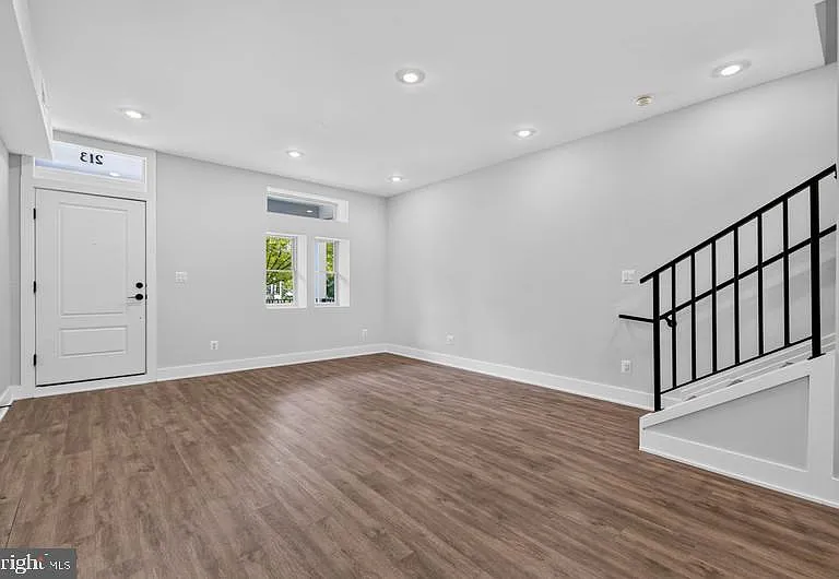 213 Seaton Pl NE #2 — Photo 6