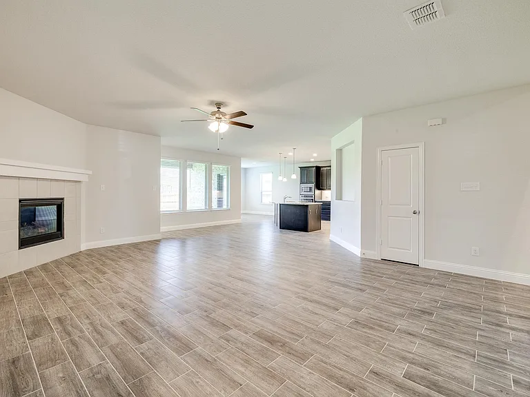 1216 Blanco Trl — Photo 12