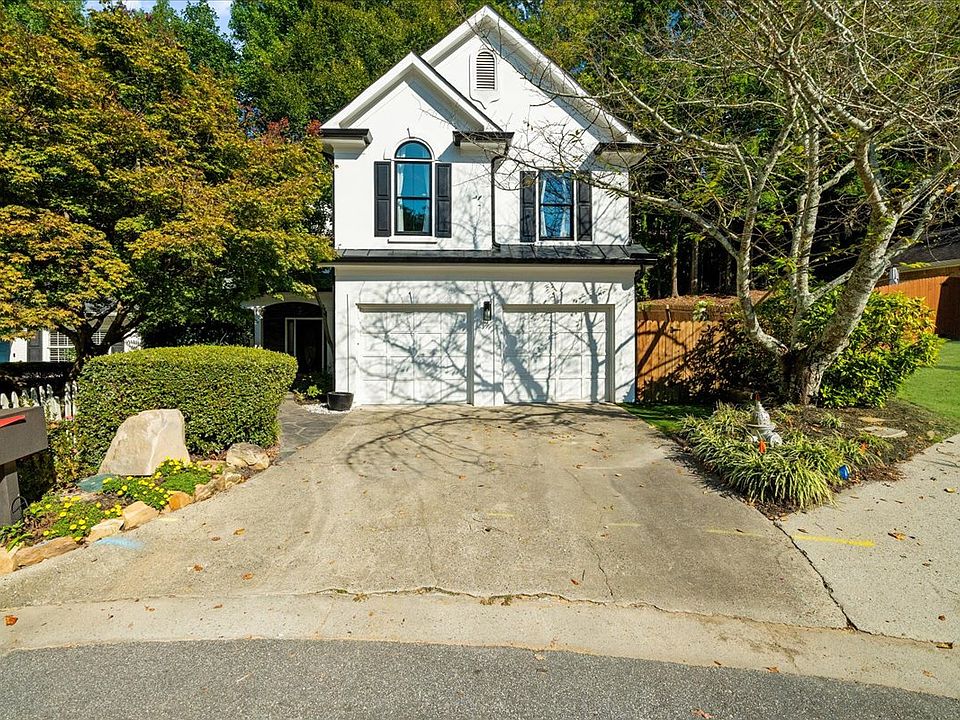 Street View / Two Car Garage