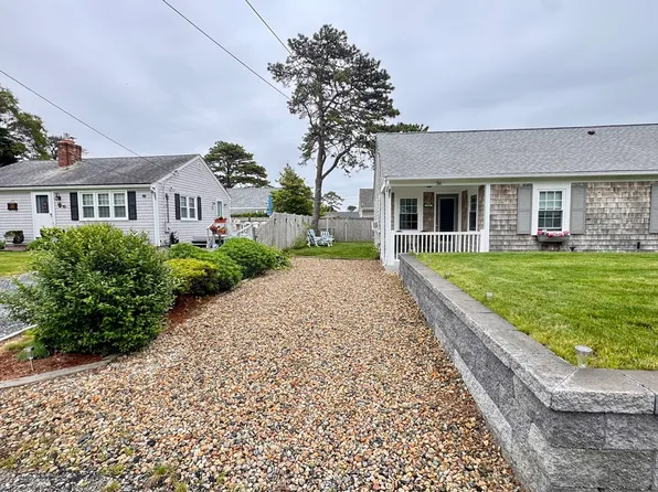 56-58 Uncle Rolf Rd, Dennis Pt, MA 02639