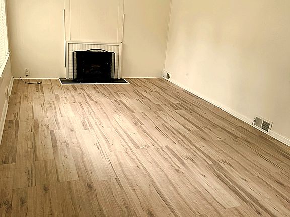 4th image of 8659 Harding Ave