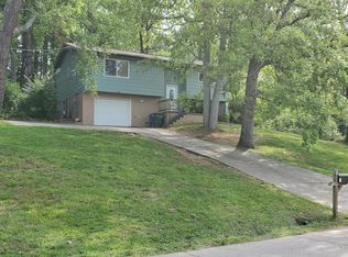 154 White Pine Dr, Asheville, NC 28805