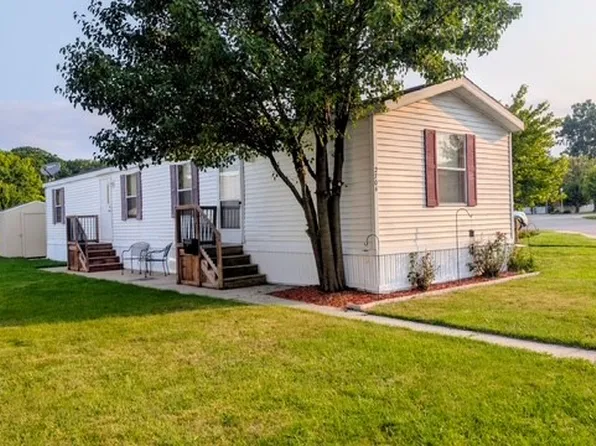 2704 Cour Regis C704, Saint Clair, MI 48079