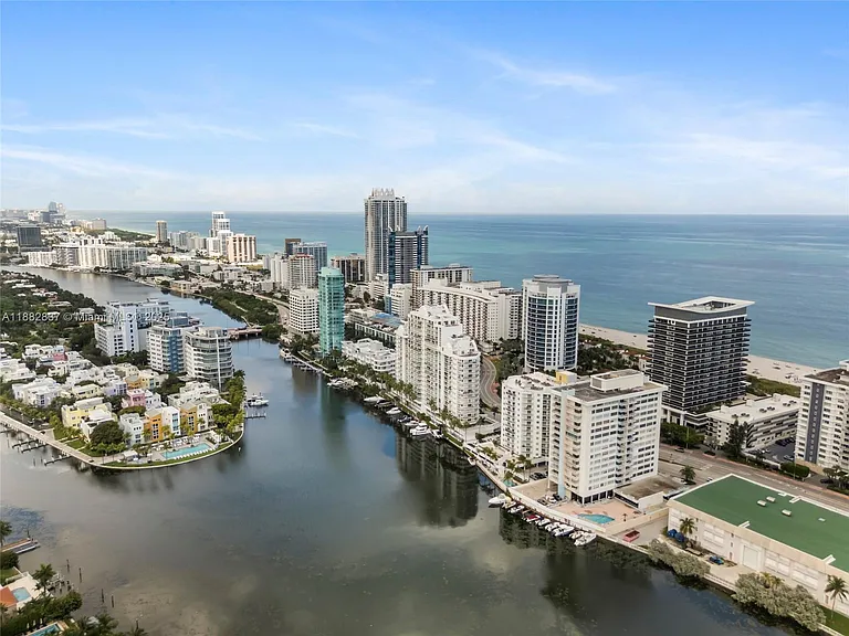 5900 Collins Ave #604 — Photo 3