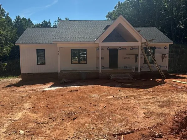 860 Country Ln, South Hill, VA 23970