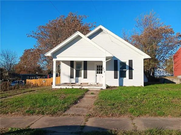 214 S Main St, Carrollton, MO 64633