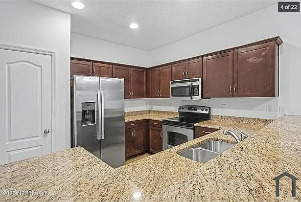 12288 Black Walnut Ct — Photo 2