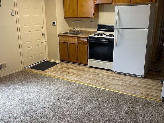 4th image of 174 Monahan Ave #1