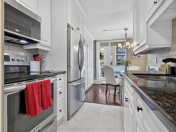 4th image of 359 Geneva St #701