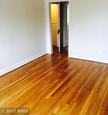 2nd image of 913 Monument Ave APT 1