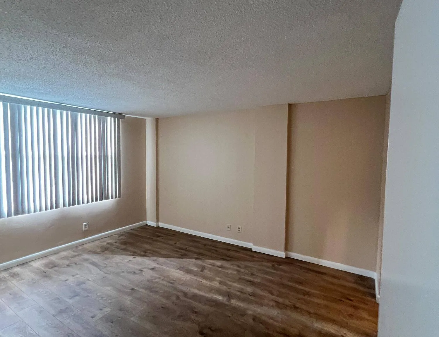 1 bed, 1.0 bath, 750 sqft, $1,800 — Photo 3