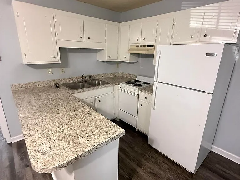 304 Reece Ave — Photo 3