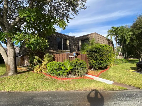 1674 Forest Lakes Circle #A, West Palm Beach, FL 33406