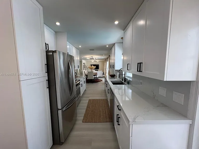 503 Jackson Ave — Photo 15