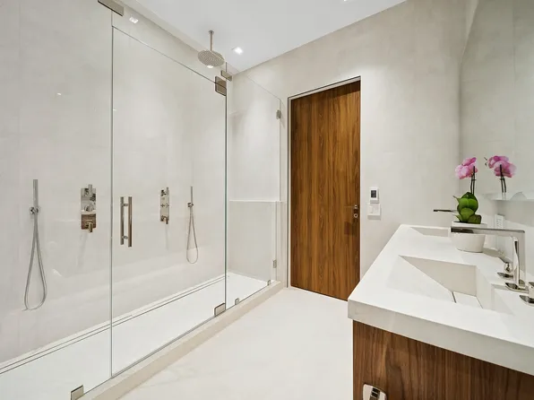 172 Madison Avenue image 14 of 24