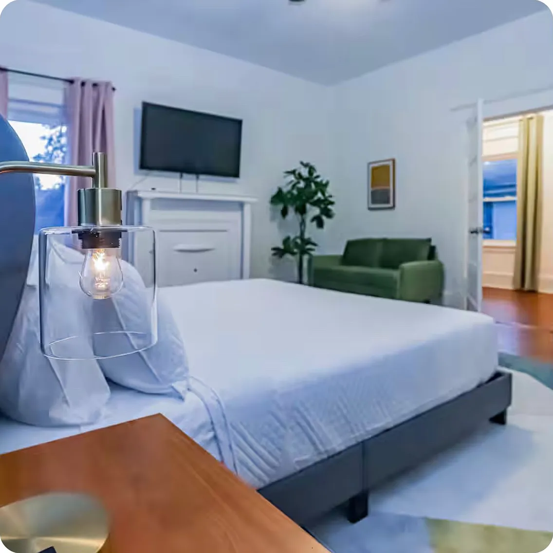2 bed, 1050 sqft, $1,975 — Photo 4