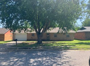 442 Crooked Oak Dr, Harrah, OK 73045