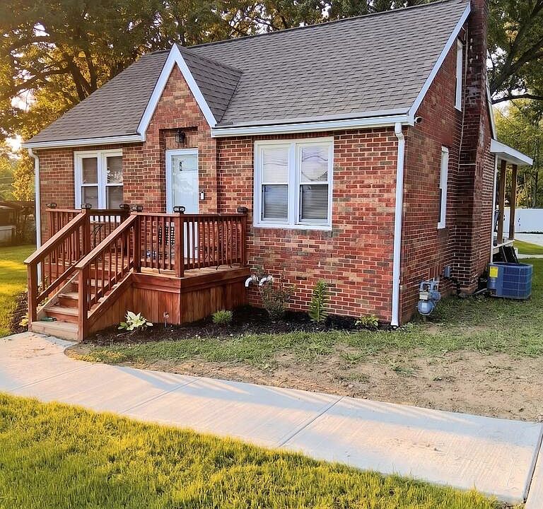1st image of 1104 W Longview Ave