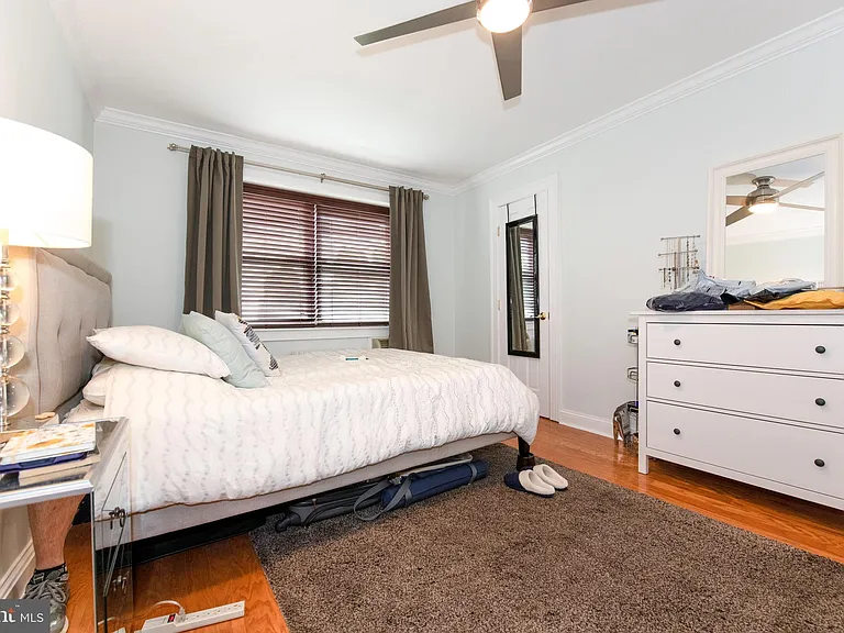 7036 Strathmore St #211 — Photo 20