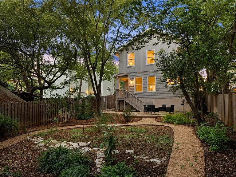 1629 W 12th St — Photo 26