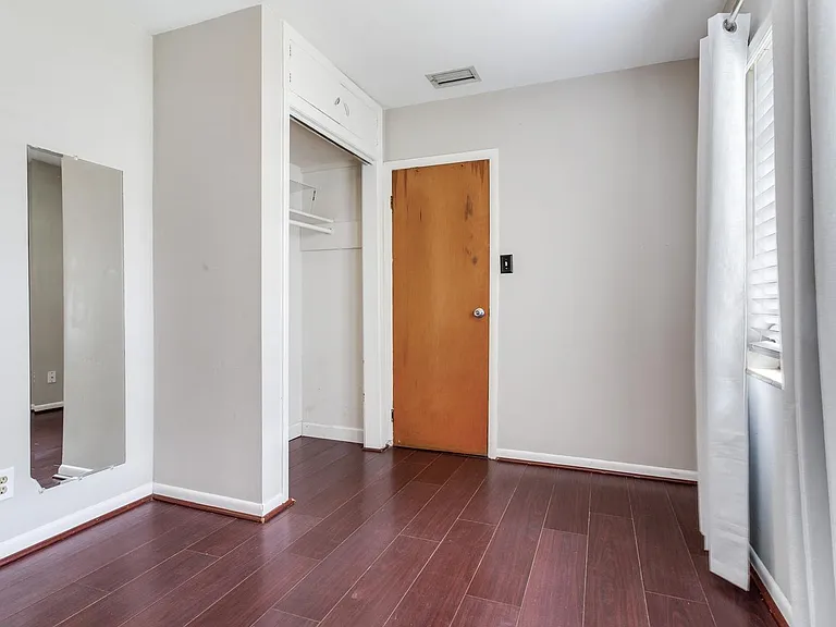 2514 W Gray St — Photo 24