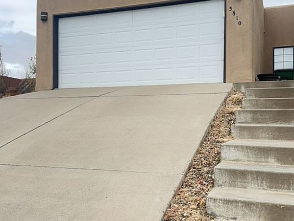 3rd image of 3810 Majesta St