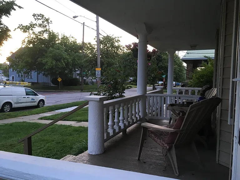 1281 Webb Rd — Photo 2