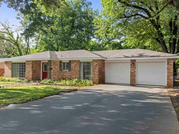 2010 Wildwood Ave, Ponca City, OK 74604