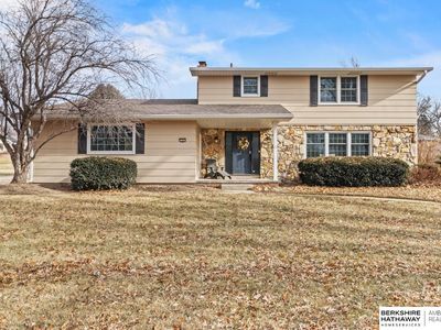 2305 Royal Wood Dr, Omaha, NE, 68144