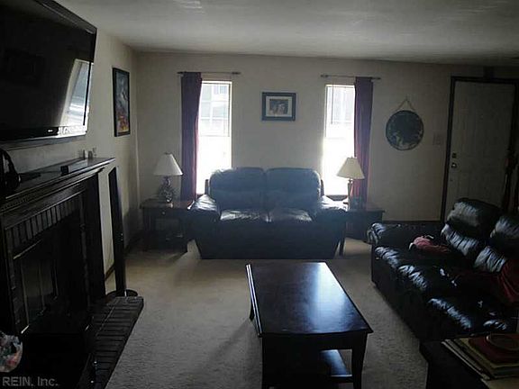 4th image of 928 Still Harbor Cir