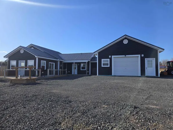 26 Macmaster Ln, Pictou, NS B0K 1N0