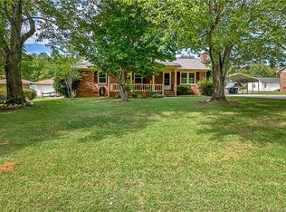 212 Moorefield Dr, Matthews, NC 28104