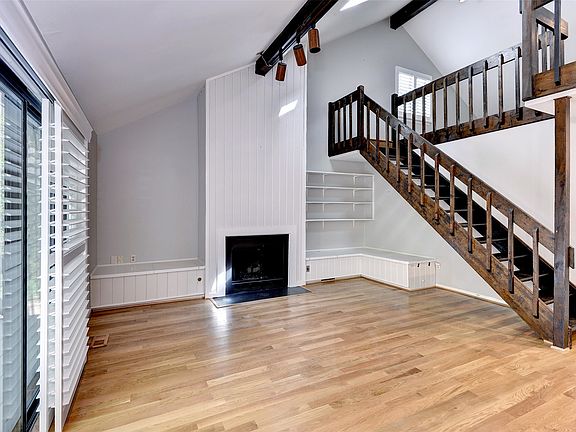 2nd image of 109 Holman Rd