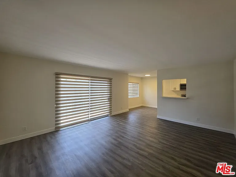 2228 20th St #5 — Photo 3