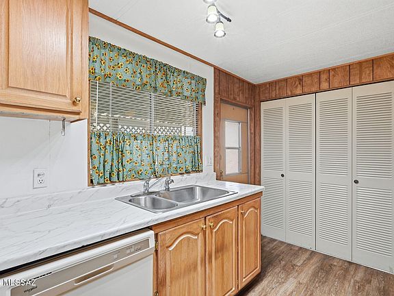 5th image of 269 W Mora Dr