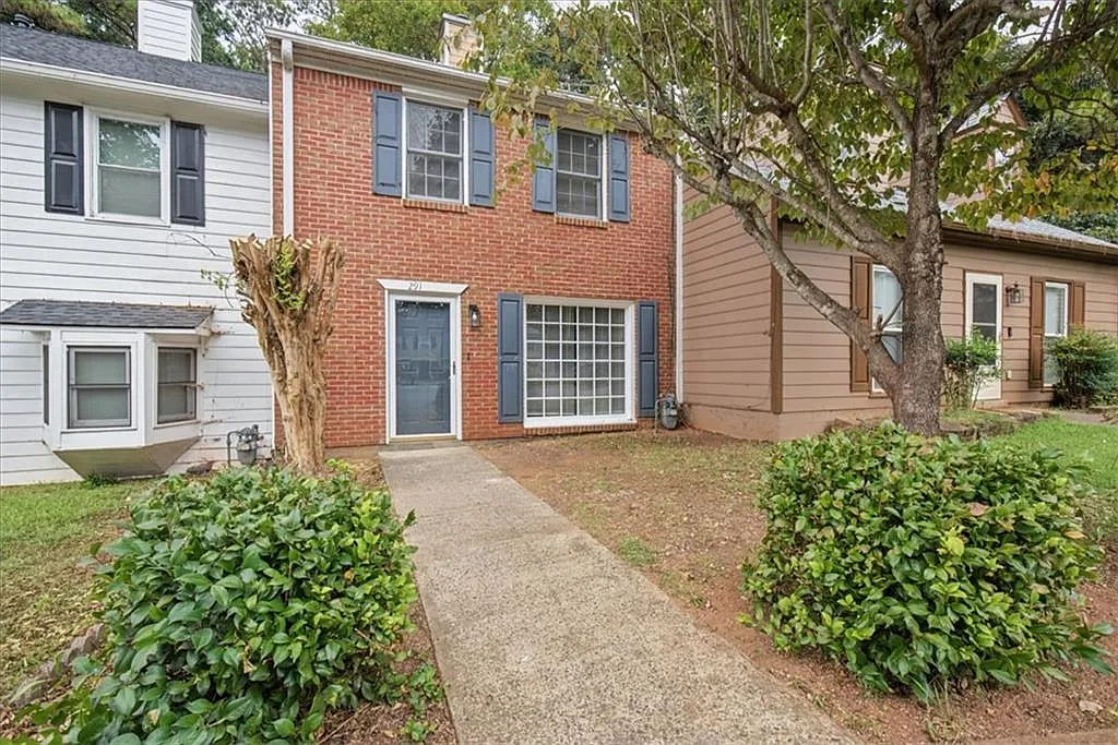 3 bed, 2.5 bath, 1280 sqft, $1,700 — Photo 1