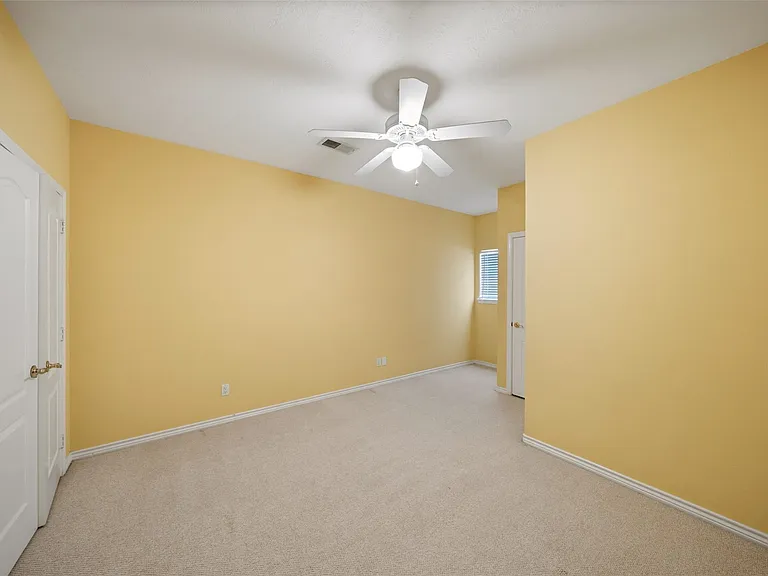 16 Regency Point — Photo 25