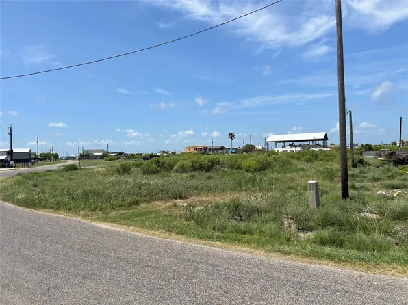 647 Flamingo St, Sargent, TX 77414