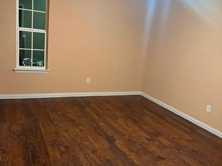 317 Pecan St — Photo 13
