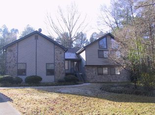 245 Marilyn Dr E, Fayetteville, GA 30214