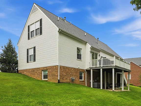 4th image of 102 Vista Rdg